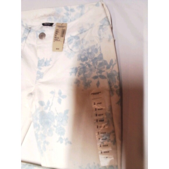 Women's American Eagle White With Blue Floral Jeans New With Tags Size 2 Regular - Picture 4 of 16